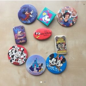 vintage disney pins (‘90’s) & bag
